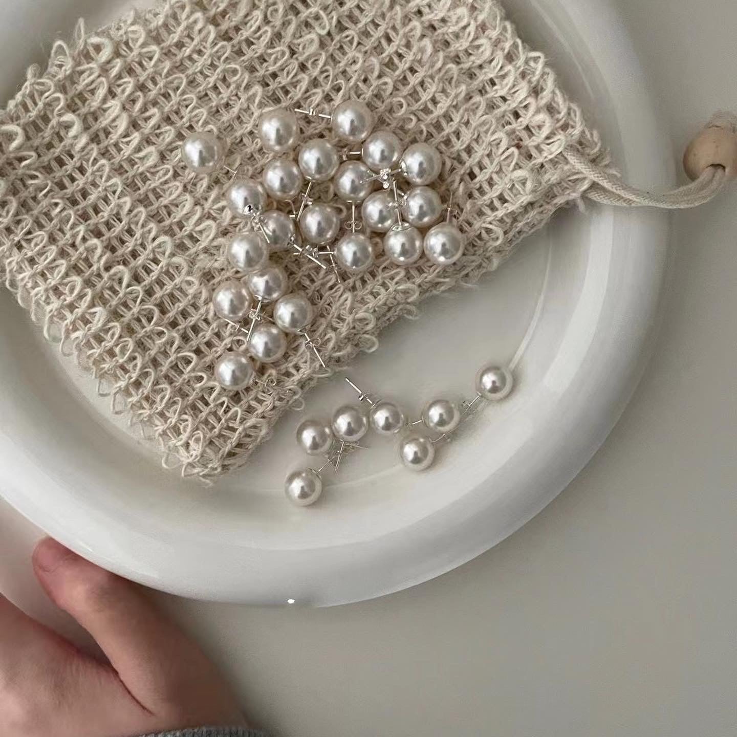 Tina Pearl Studs Yellmok