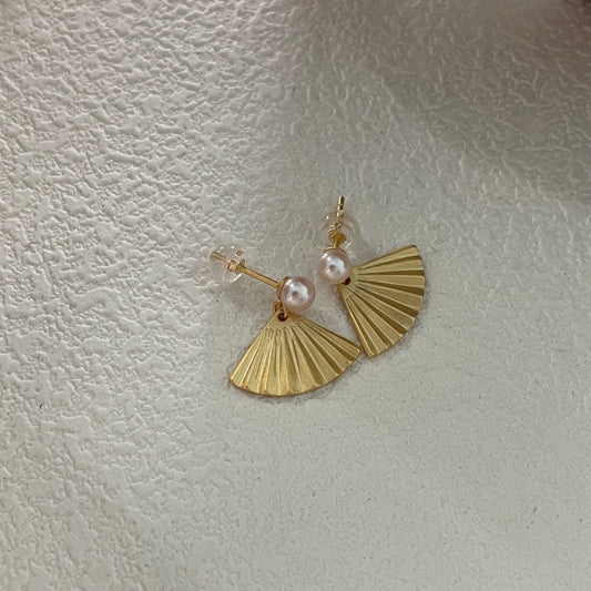 Fan Pearl Earrings